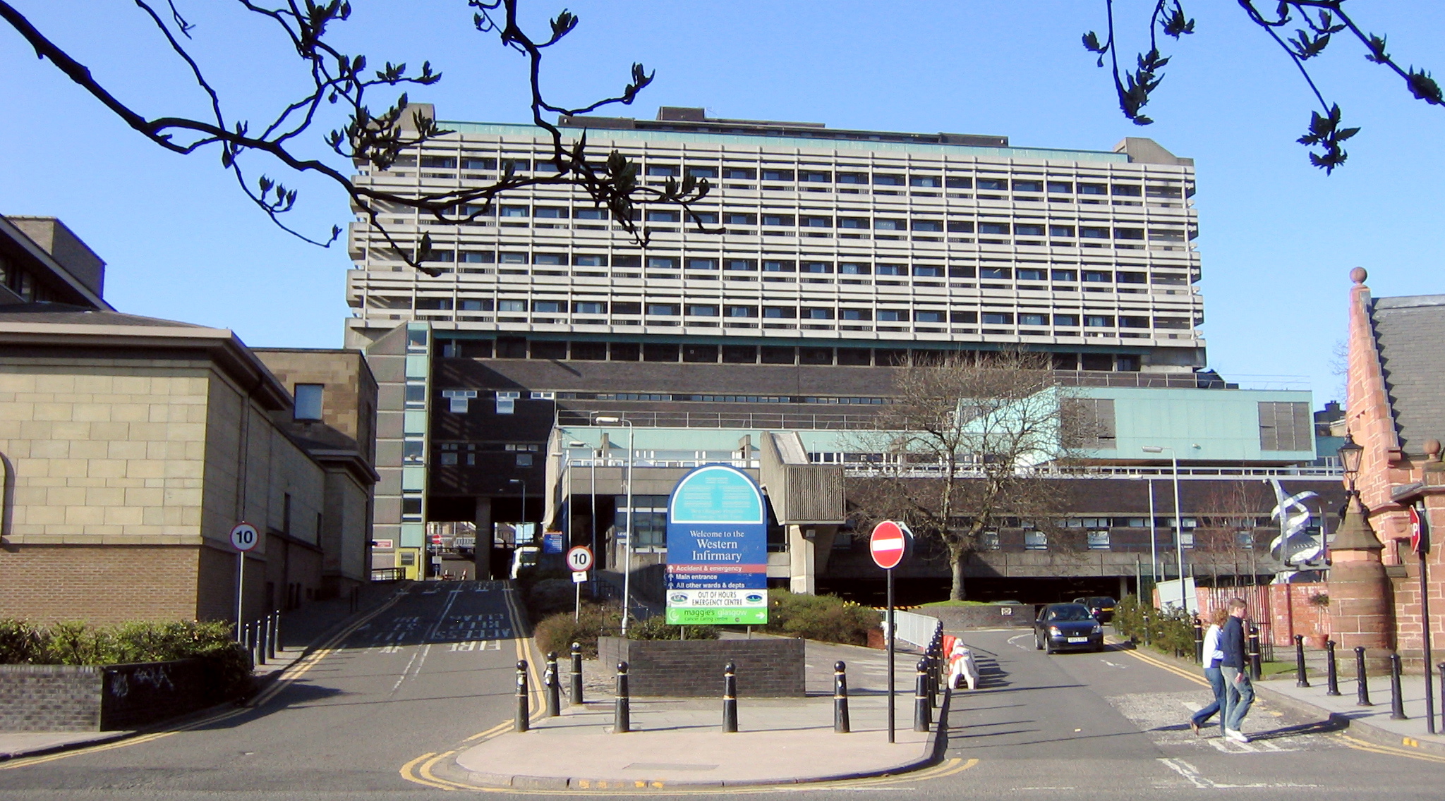 Exterior of Western Infirmary in Glasgow City