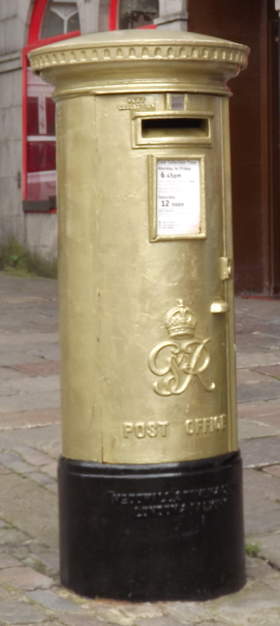Gold postbox to Katherine Grainger